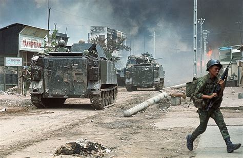 Troops Fighting In North Saigon Vietnam War Tet Offensive Pictures Vietnam War