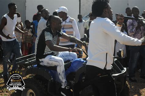 Mbwana ally samatta (born 23 december 1992) is a tanzanian professional footballer who plays as a striker for turkish club fenerbahçe on loan from premier league club aston villa, and the tanzania. Robert KIDIABA has celebrated in Lubumbashi!