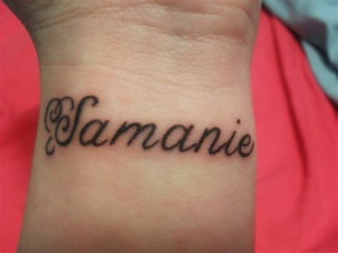 35 Stunning Name Wrist Tattoo Designs