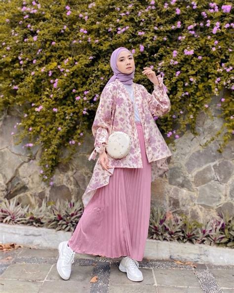 ootd hijab rok plisket kekinian ala selebgram hitputcom