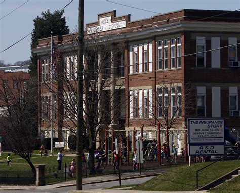 Judge Dismisses Lawsuit Against Wva Public School District That
