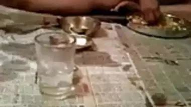 Desi Indian Naked Gashti Eating Indian Tube Sex