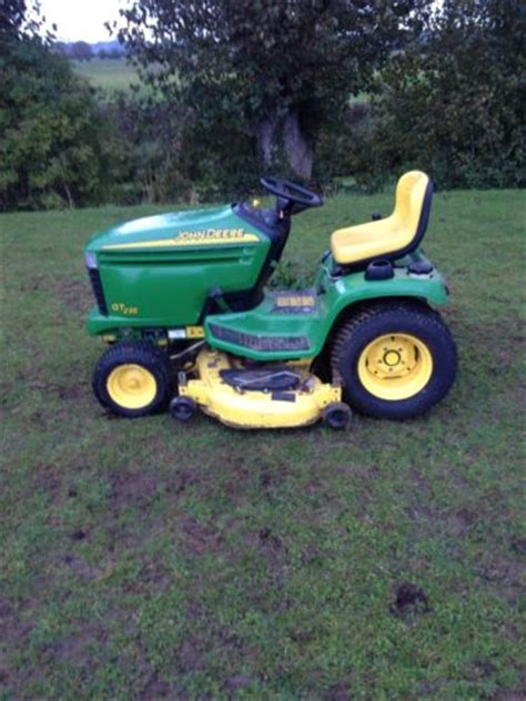 John Deere Gt235 Ride On Mower 48″ Cutting Deck Low Hours