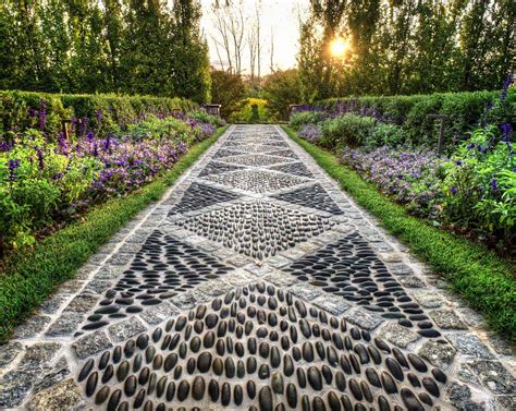 40 Brilliant Ideas For Stone Pathways In Your Garden