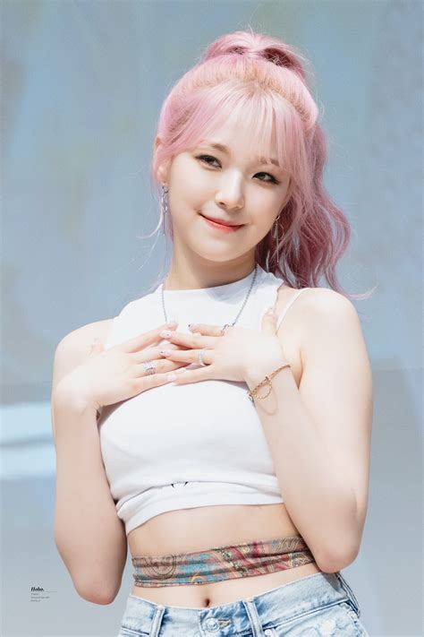 The best gifs for fromis_9 jiheon. 210523 fromis_9 Jiheon | Kpopping