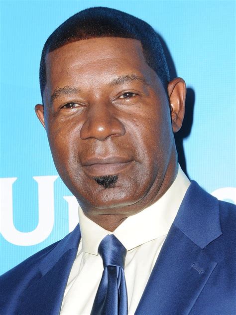 Try this easy calculator to convert height from feet and inches, commonly used in the united states, to centimeters which are commonly used overseas. Dennis Haysbert Height - CelebsHeight.org