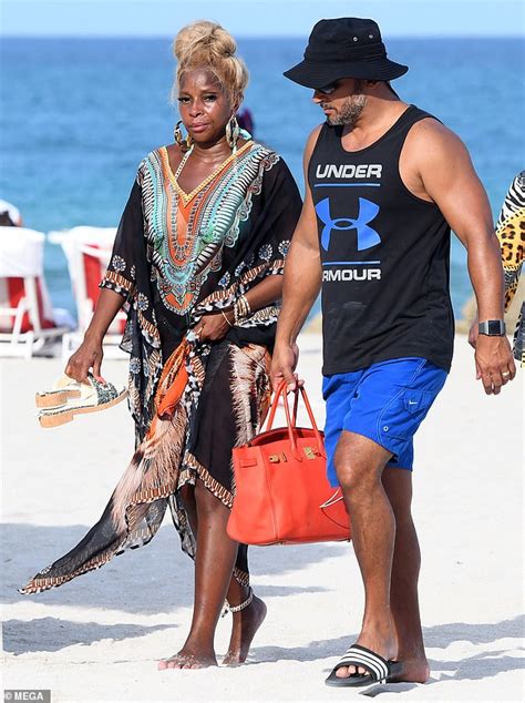 Mary J Blige 50 Shows Her Curves Wearing Bejeweled Bikini In Miami