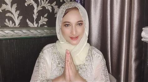 Rinada Kenang Spiritual Deddy Dores Bangga Bisa Bawakan Karyanya