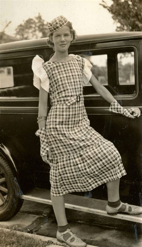 30 Elegant Found Snaps Show What Women Of The Us Wore In The 1930s