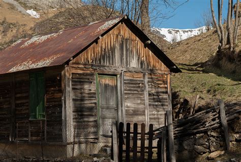 무료 이미지 목재 흘리다 마을 시골집 유적 통나무 오두막집 샬레 피레네 산맥 농촌 지역 작은 집