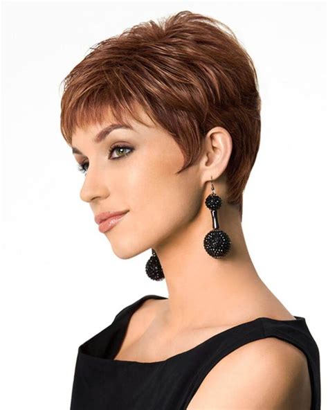 Easy Short Haircuts For Moms