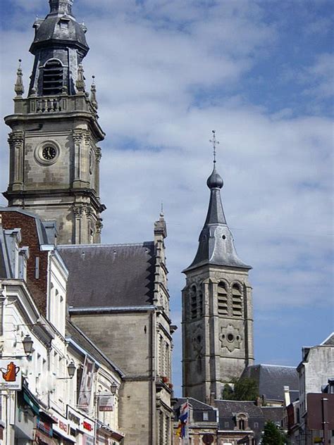 Photo à Le Cateau Cambrésis 59360 Vue Sur Le Beffroi Et Le Clocher