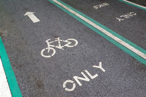 Safety Green Bicycle Lane On Road Stock Image Image Of Icon Ground