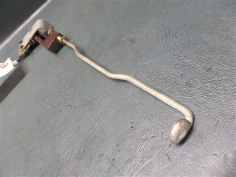 Beechcraft B55 Baron Aircraft Right Throttle Control Cable Switch Assy