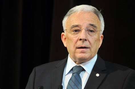 Isarescu, mugur was born on august 1, 1949 in drägäsani, valcea, romania. Isărescu va conduce un adevărat CSAT în domeniul financiar ...