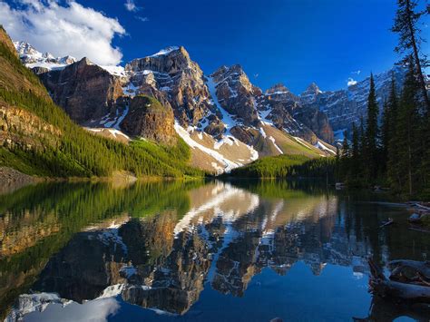 Alberta Banff National Park Canada Moraine Lake Mountain Reflection