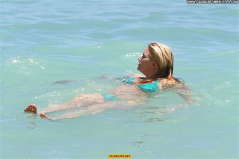 Natasha Henstridge No Source Beautiful Celebrity Babe Posing Hot Nude