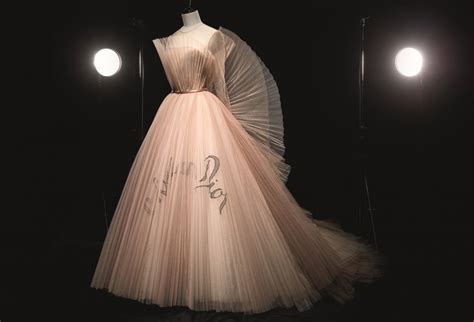 Christian Dior Designer Of Dreams V And A Museum London The Culture