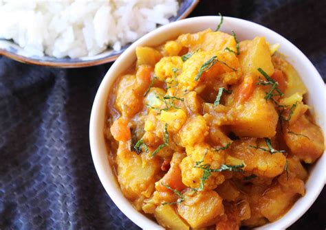Aloo Gobi Masala Potato And Cauliflower Masala Salt And Tamarind