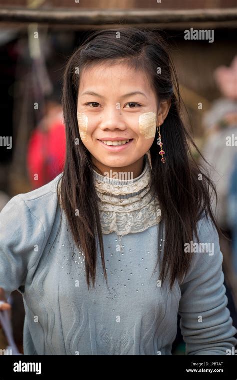 Myanmar Shan State Girl Hi Res Stock Photography And Images Alamy