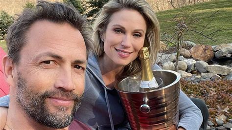 Gma S Amy Robach Stuns In Green For Romantic Date Night With Husband Andrew Shue Hello