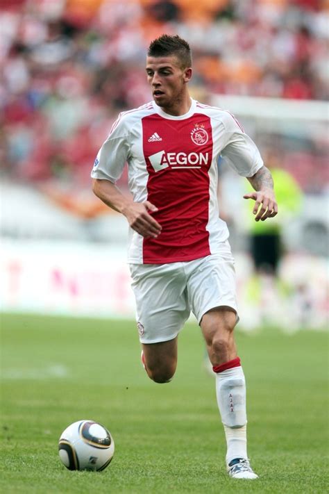 Toby alderweireld's wife shani van mieghem. S P O R T I F Y: w/e 3rd April 2011