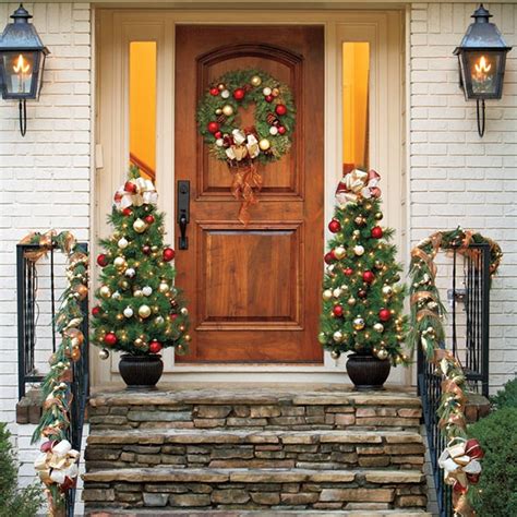 Outdoor Christmas Decorations For A Livelier And More Festive Celebration
