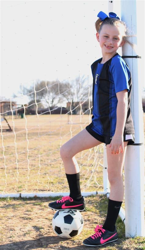 youth individual soccer poses for photography soccer photography poses girls soccer pictures