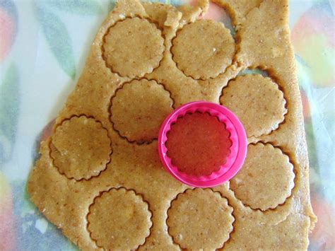 Ricette senza burro, senza lievito, senza uova, senza zucchero e senza latte. Biscotti di farro e mandorle | I pasticci di Cristina