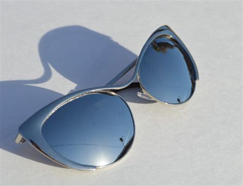 Cat Eyes Sunglasses Silver Metallic Chrome With Silver Frames
