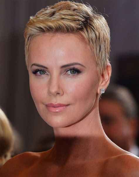 More Pics Of Charlize Theron Pixie In 2020 Short Hair Styles
