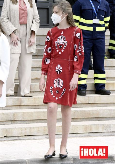 La Infanta Sofía Cambia De Estilo Con Un Vestido Bordado De 25 Euros En
