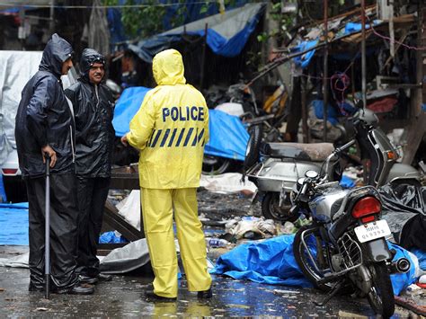 India No Suspects In Mumbai Attack 17 Dead Cbs News