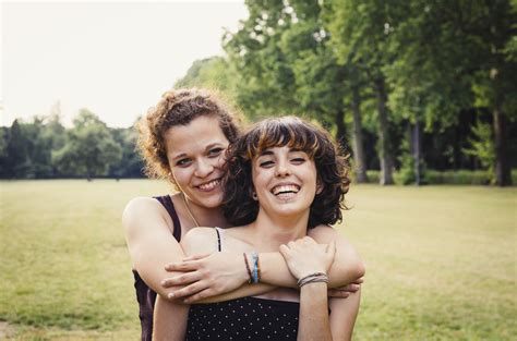 Freundinnen Entdecken Ihre Lesbische Ader Telegraph