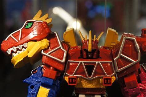 Pmc2014 Power Rangers Dino Charge Megazord Pics And Info Tokunation