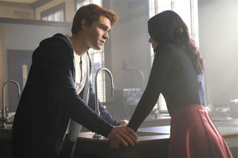 Camila Mendes On Riverdale S Veronica And Dark Archie Riverdale