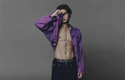 泰国男神 Bright Vachirawit 超性感诠释 Calvin Klein 2023 秋季内衣系列形象广告 ！ Iconicmen