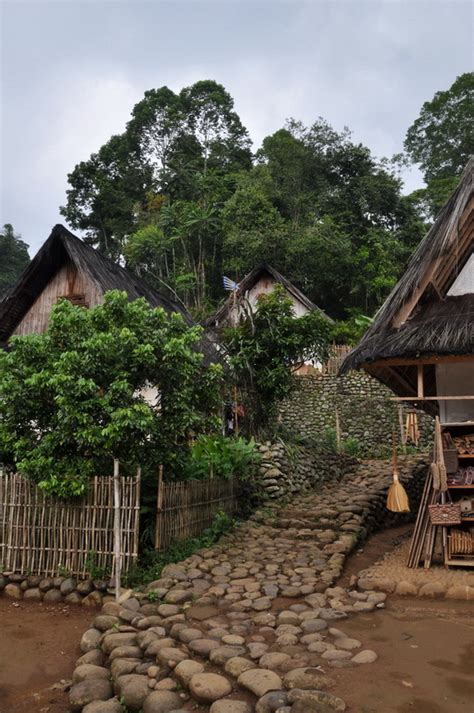 Kampung naga merupakan kampung adat sunda di daerah kabupaten tasikmalaya. Kampung Naga-Dinas Pariwisata dan Kebudayaan Provinsi Jawa ...