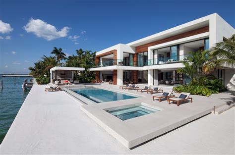 Lusso A Miami Beach Interni Magazine Miami Houses House Designs
