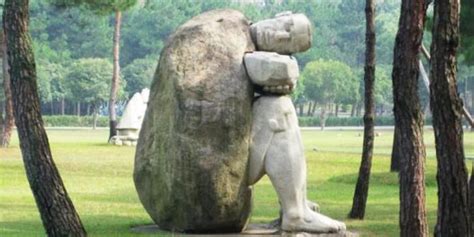 Itulah 10 orang terpintar di dalam sejarah umat manusia. 6 Monumen tubuh manusia yang paling aneh di dunia ...