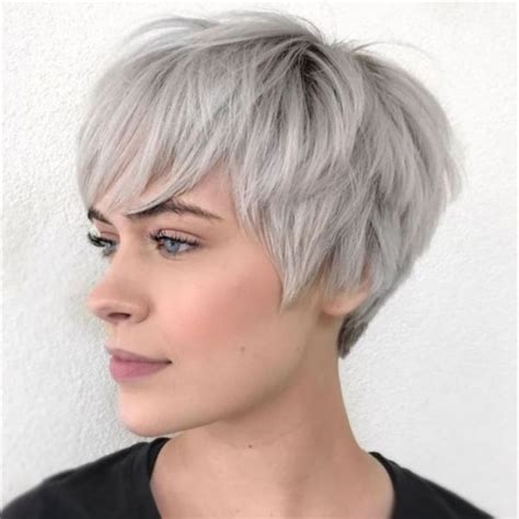 35 Best Short Hairstyles And Haircuts For Thick Hair In 2023