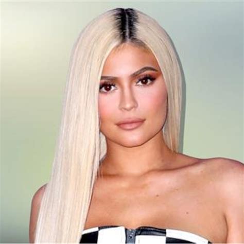 Kylie Jenner Shows Off Toned Abs After Hospitalization E Online