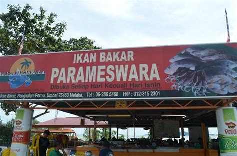 Fresh seafood n yummy grill fish with chili című értékelésből. Ikan Bakar Parameswara Restaurant- Umbai Melaka, Melaka ...
