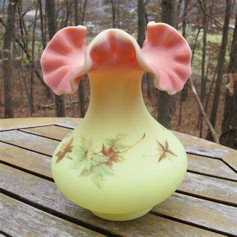 Fenton Maple Leaf Autumn Leaves Burmese Art Glass Vase Carnival Glass