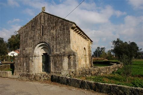 Vagas de período integral, temporário ou meio período. Igreja de Santa Eulália do Mosteiro de Arnoso - Vila Nova ...