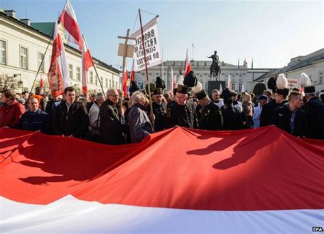 Poland Remembers Smolensk Air Crash Amid Controversy Bbc News