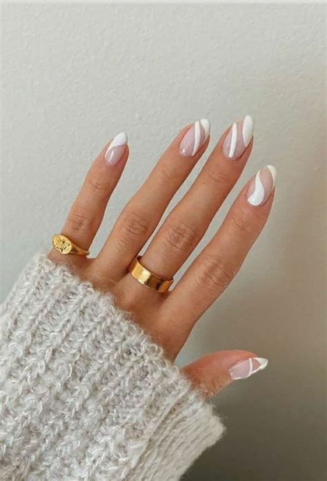 19 Gorgeous White Nail Design Ideas Mom S Got The Stuff Stylish