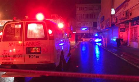 המשטרה עיכבה לחקירה צעיר שניסה לחטוף תיק מאחת הנשים. חשד לרצח בקריית גת: צעיר בן 25 נדקר למוות, חשוד נעצר | מעריב