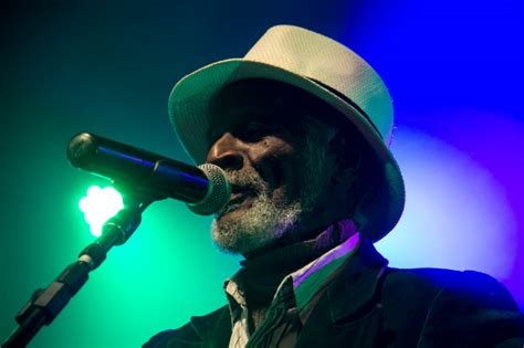 Android exibe notificação quando vídeo estiver salvo e usuário poderá assistir ou publicar no youtube (foto: Lenda viva da música pernambucana, Galo Preto lança disco ...