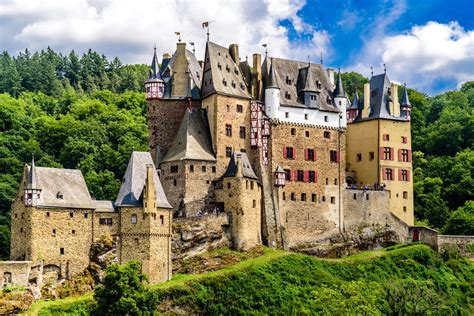 Local Guides Connect 10 Most Beautiful Castles In